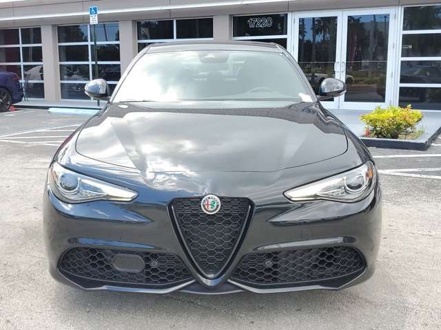 New 2023 Alfa Romeo Giulia Sprint image 2