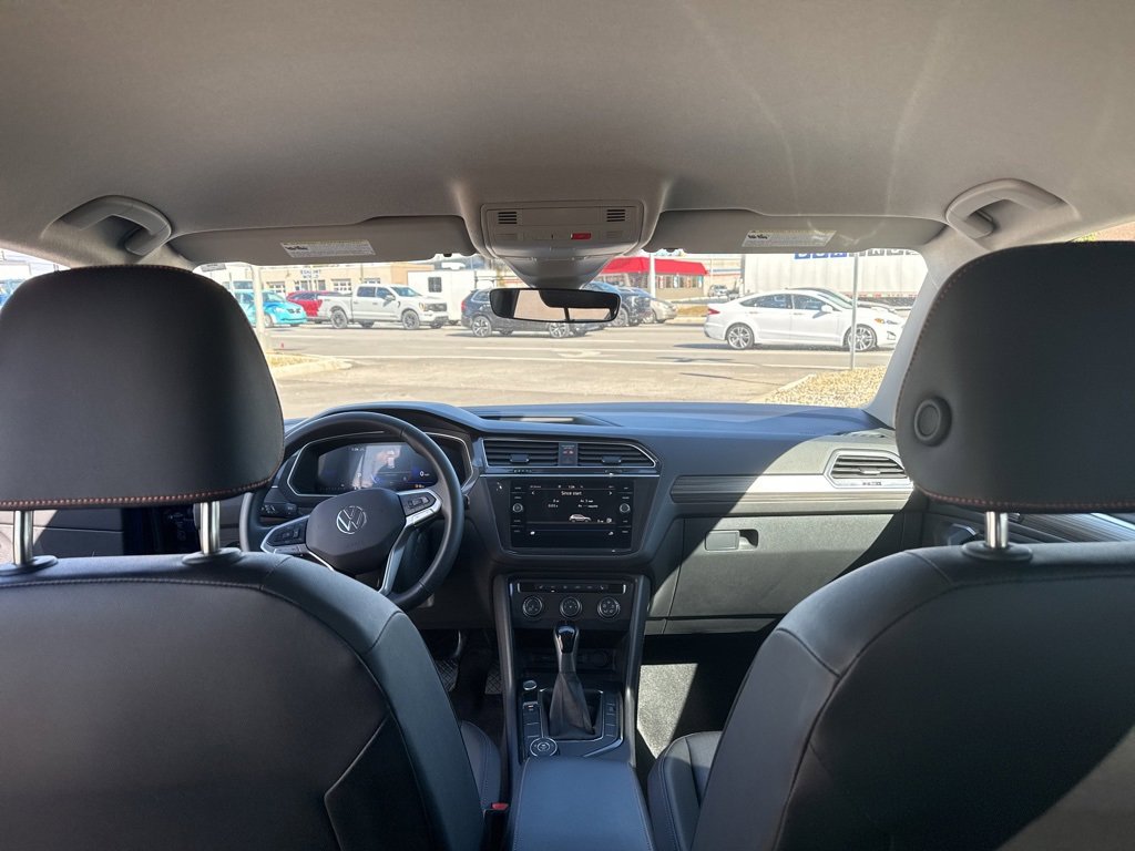 Used 2024 Volkswagen Tiguan SE image 24