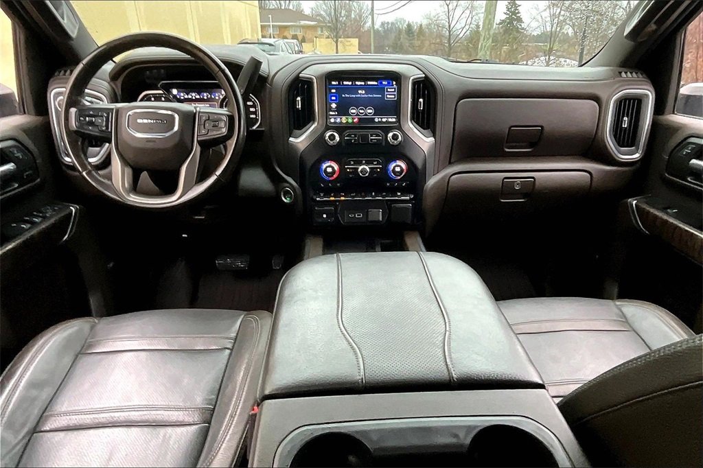 Used 2023 GMC Sierra 3500 Denali w/ Denali Ultimate Package image 21