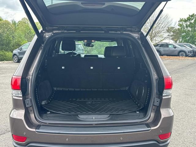 Used 2020 Jeep Grand Cherokee Laredo w/ Laredo X Package AWD/4WD image 14