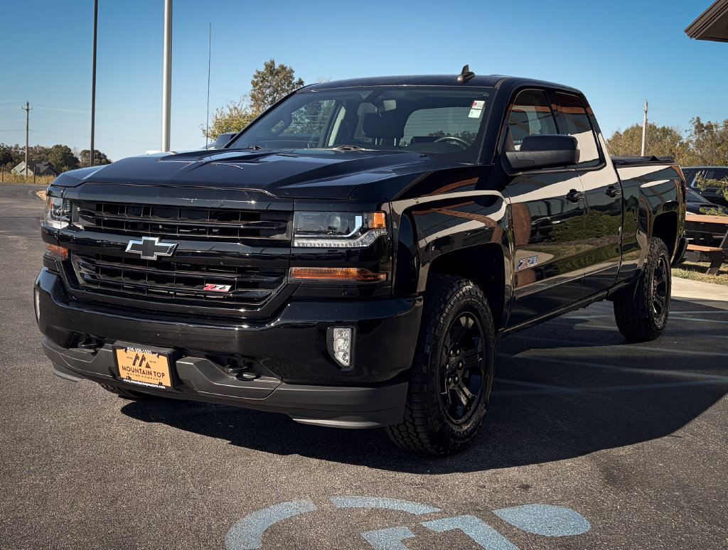 Used 2016 Chevrolet Silverado 1500 LT w/ Midnight Edition AWD/4WD image 16