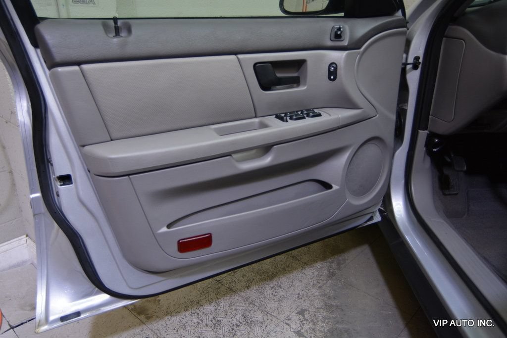 Used 2004 Mercury Sable GS FWD image 7