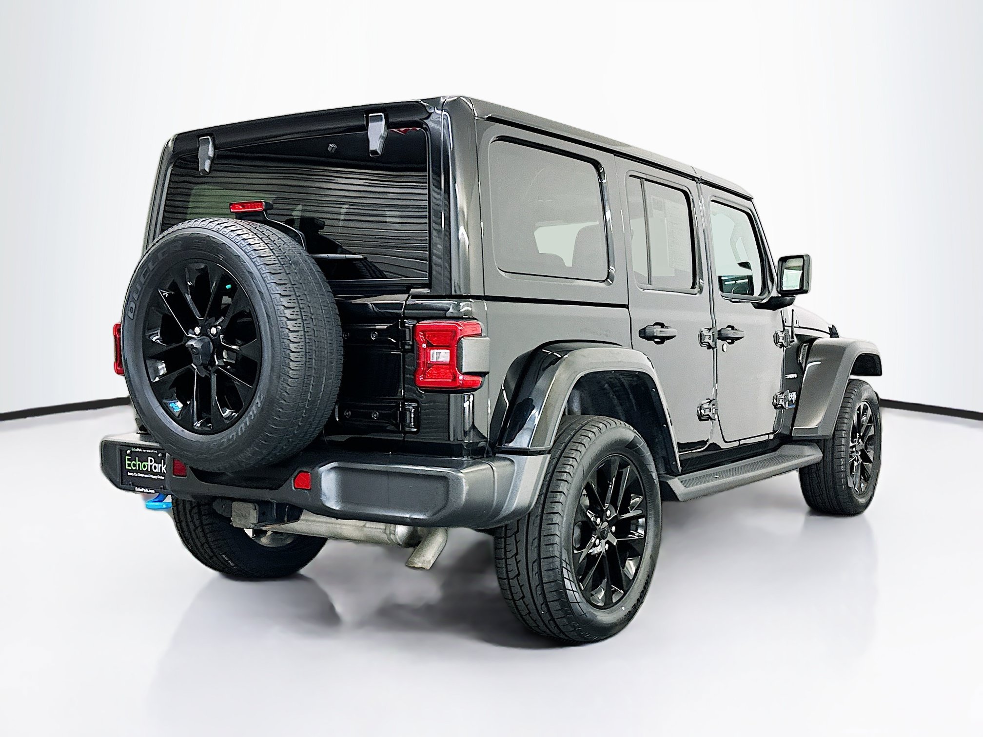 Used 2023 Jeep Wrangler Unlimited Sahara w/ Cold Weather Group AWD/4WD image 9