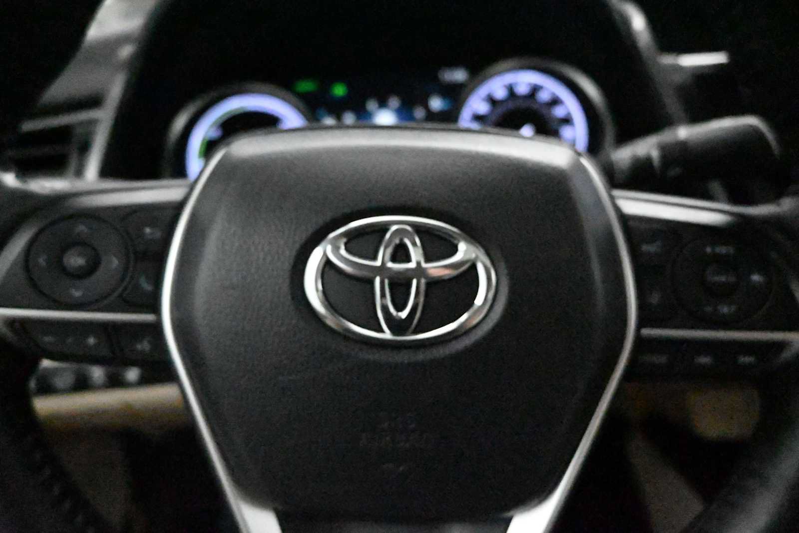 Used 2024 Toyota Camry XLE w/ Navigation Package FWD image 12
