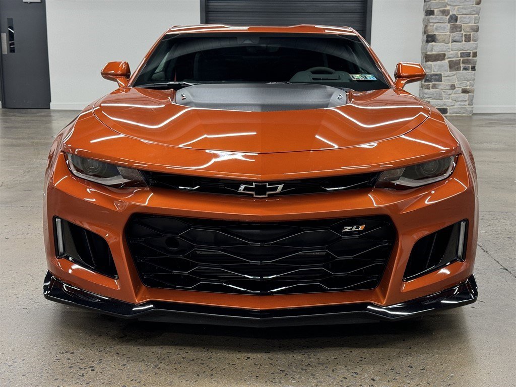 Used 2022 Chevrolet Camaro ZL1 RWD image 2