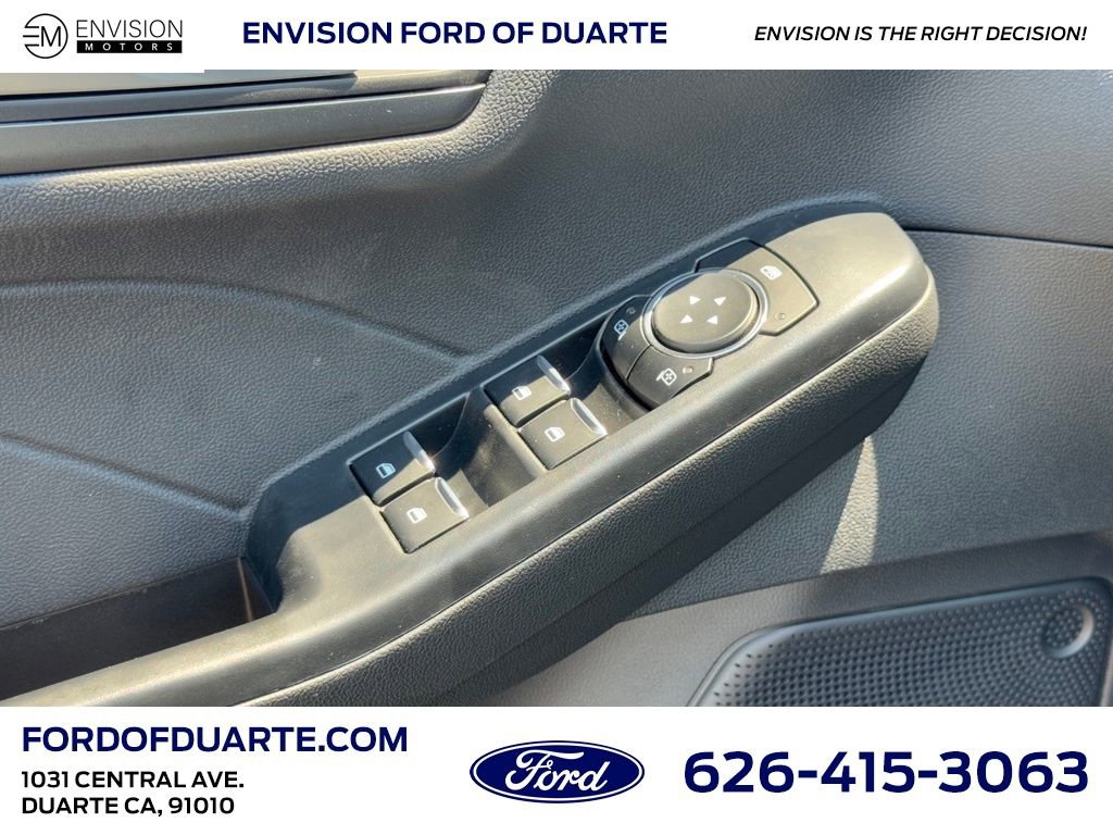 New 2025 Ford Escape SE image 18