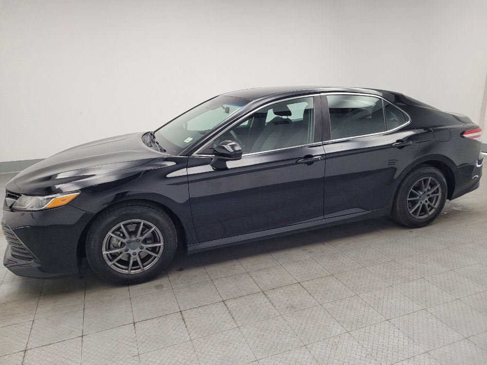 Used 2018 Toyota Camry FWD image 2