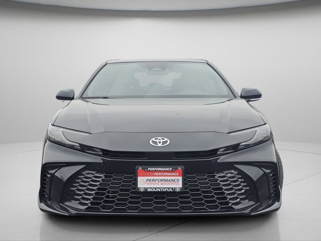 Used 2025 Toyota Camry XSE FWD image 3