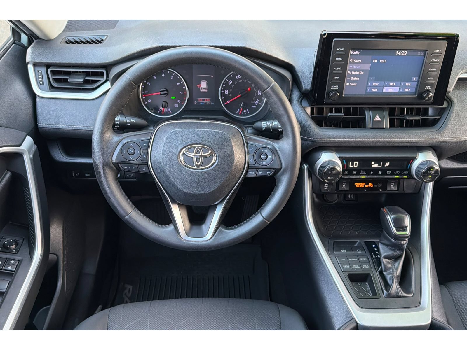 Used 2019 Toyota RAV4 XLE AWD/4WD image 16