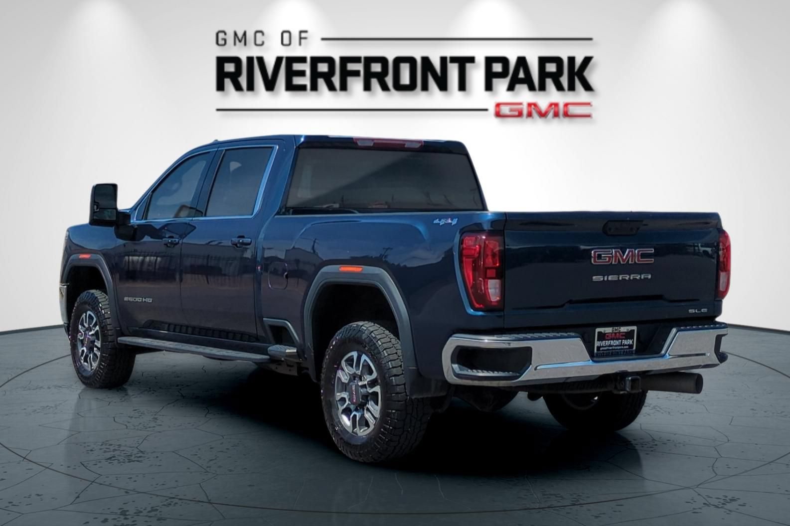 Used 2021 GMC Sierra 2500 SLE w/ SLE Value Package; AWD/4WD image 6