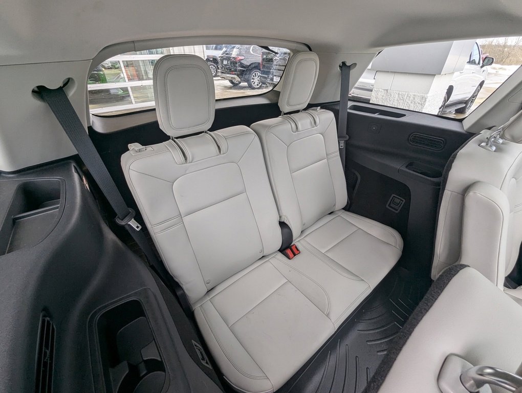 Used 2025 Lincoln Aviator AWD w/ Equipment Group 101A image 22