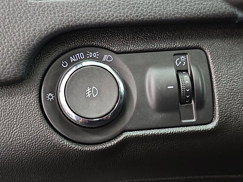 Used 2017 Buick Regal Premium FWD image 25