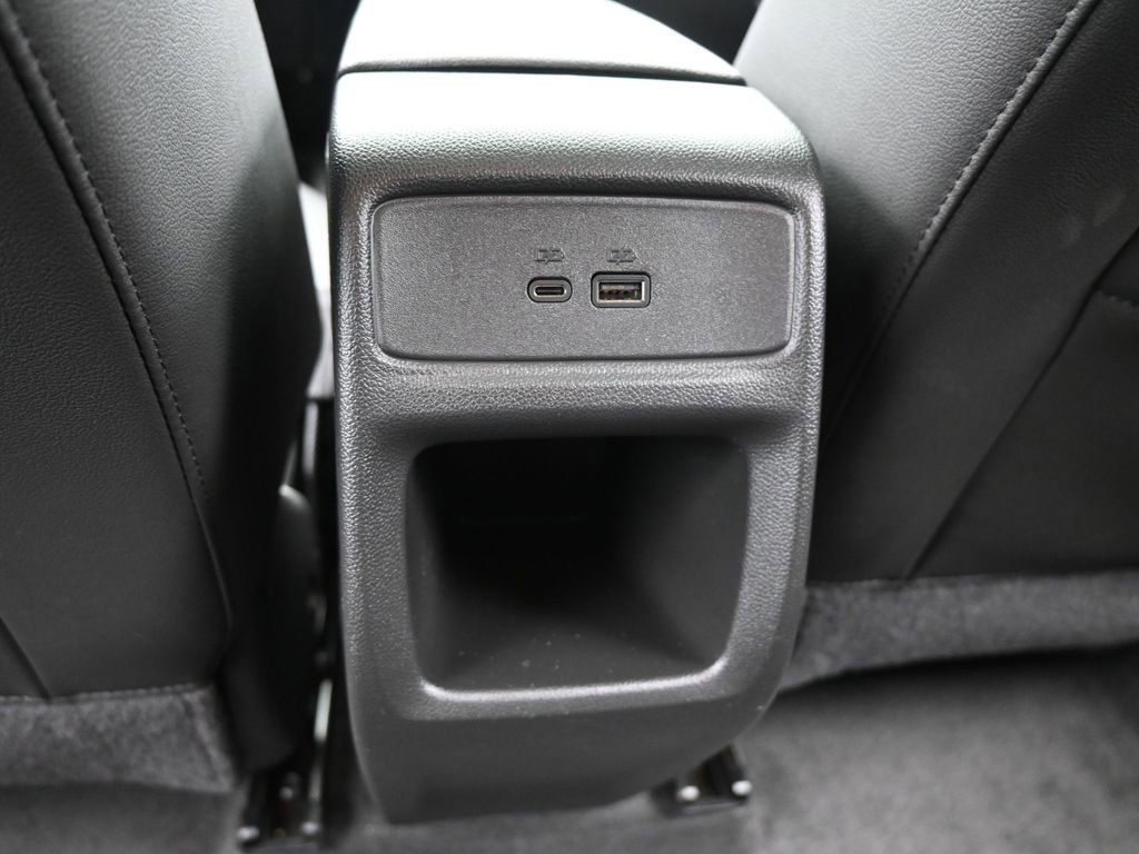 Used 2024 Chevrolet Trax RS w/ Sunroof Package image 37