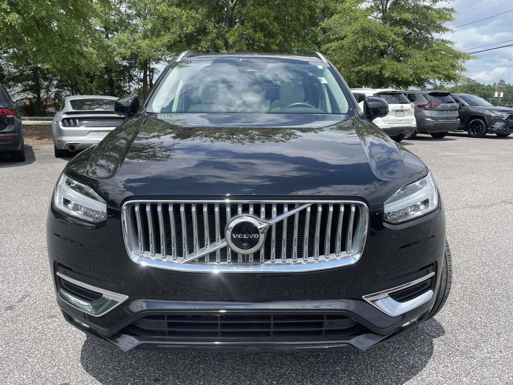 Used 2025 Volvo XC90 B5 Plus w/ Protection Package Premier AWD/4WD image 8