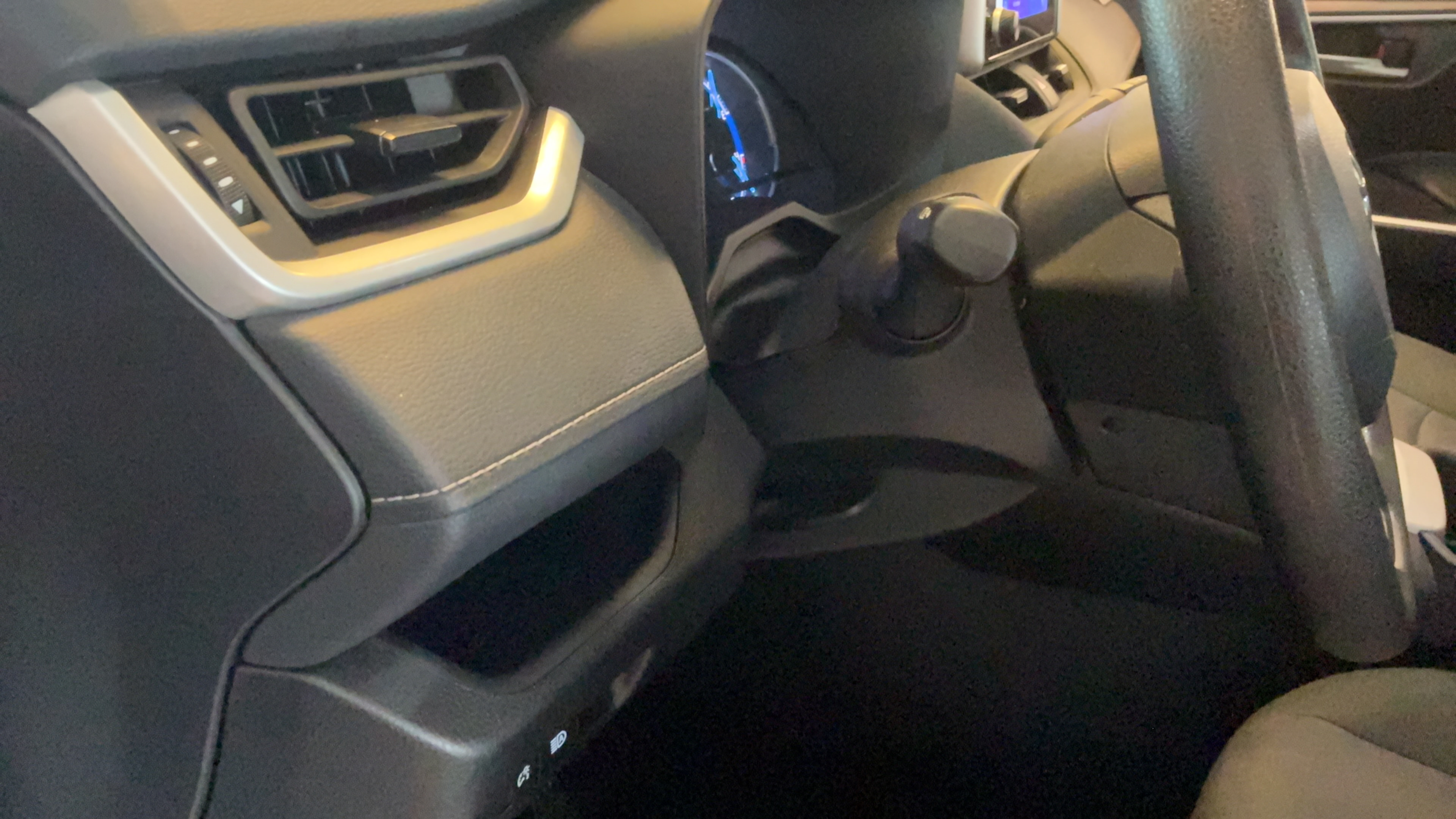 Certified 2025 Toyota RAV4 XLE AWD/4WD image 22