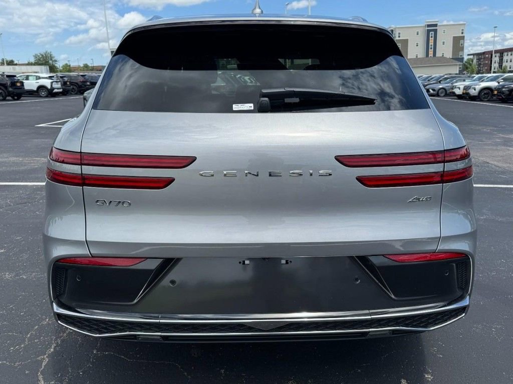 Used 2026 Genesis GV70 2.5T Advanced image 4