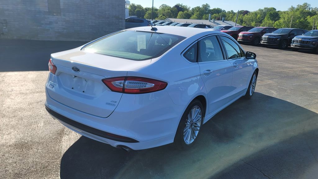 Used 2015 Ford Fusion SE w/ Equipment Group 202A FWD image 12