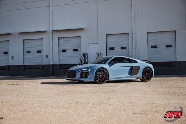 Used 2018 Audi R8 V10 w/ Premium Package image 15