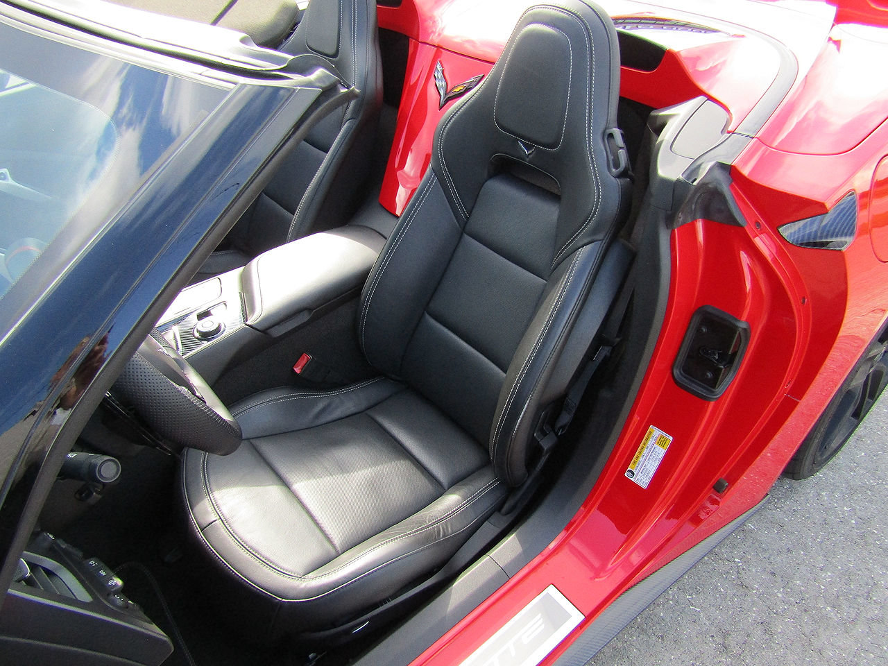 Used 2015 Chevrolet Corvette Stingray Convertible w/ 2LT Preferred Equipment Group RWD image 9