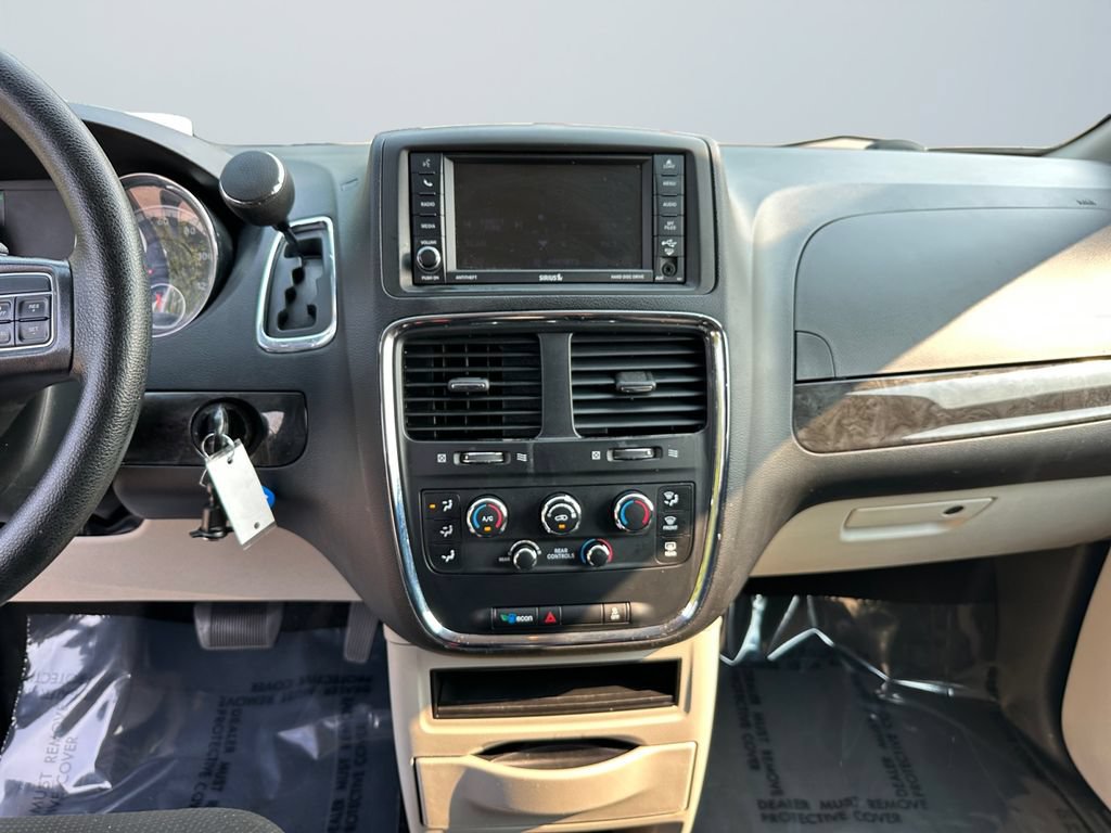 Used 2018 Dodge Grand Caravan SE w/ UConnect Hands-Free Group FWD image 11