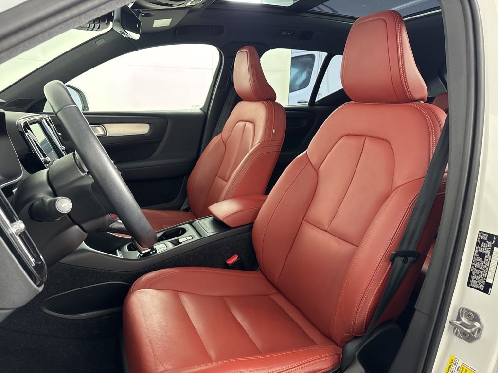 Used 2019 Volvo XC40 T5 Momentum image 26