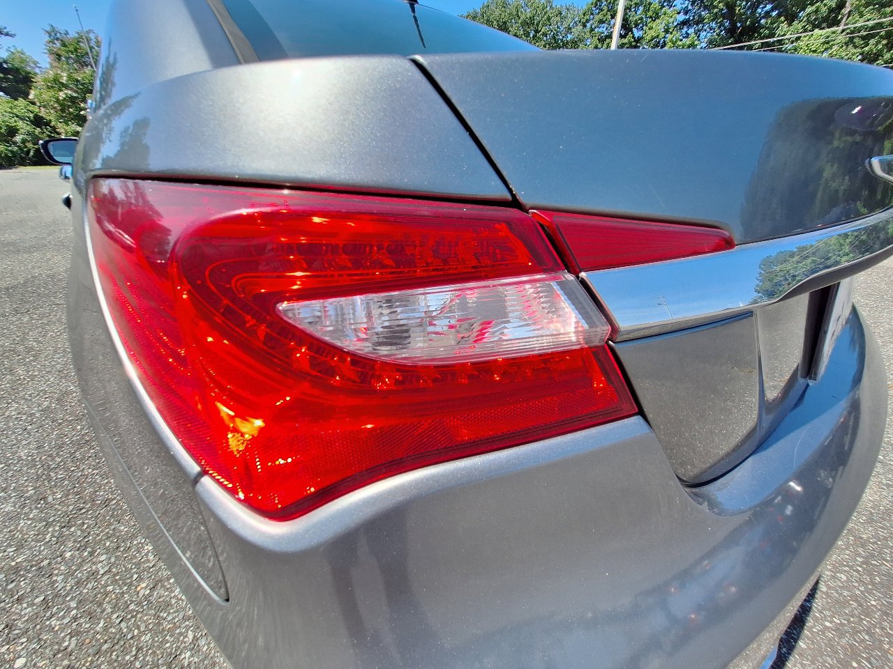 Used 2013 Chrysler 200 Limited w/ Sun/Sound Group image 13