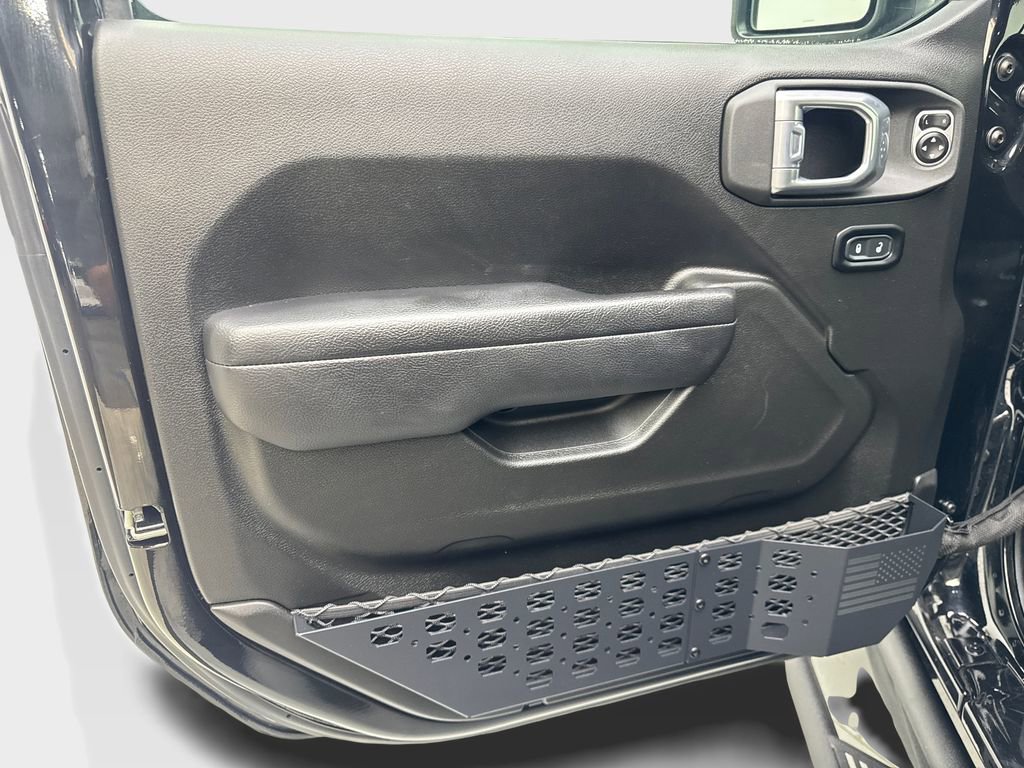 Used 2024 Jeep Gladiator Rubicon w/ Technology Group AWD/4WD image 33