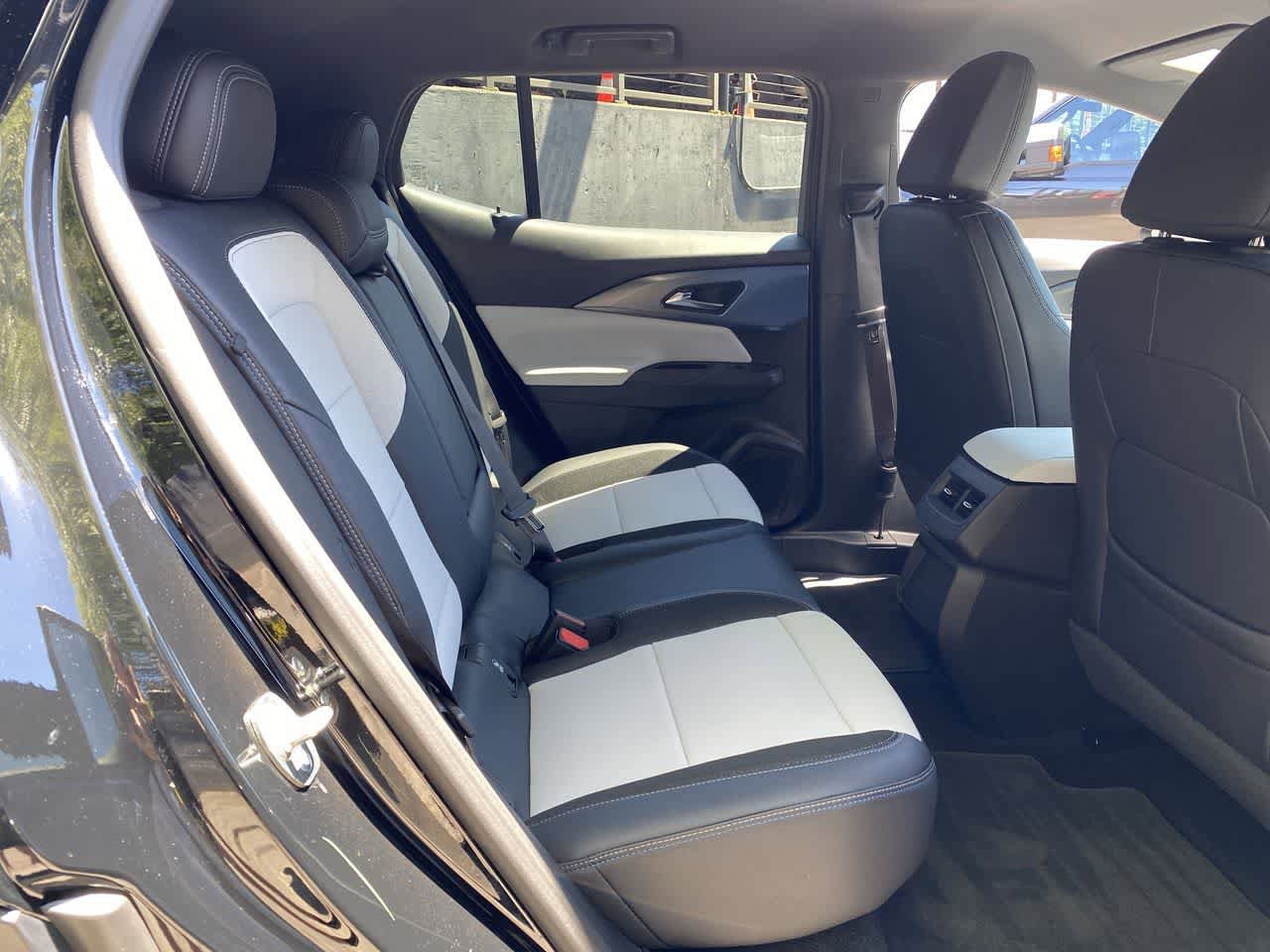 Used 2026 Chevrolet Equinox EV LT FWD image 17