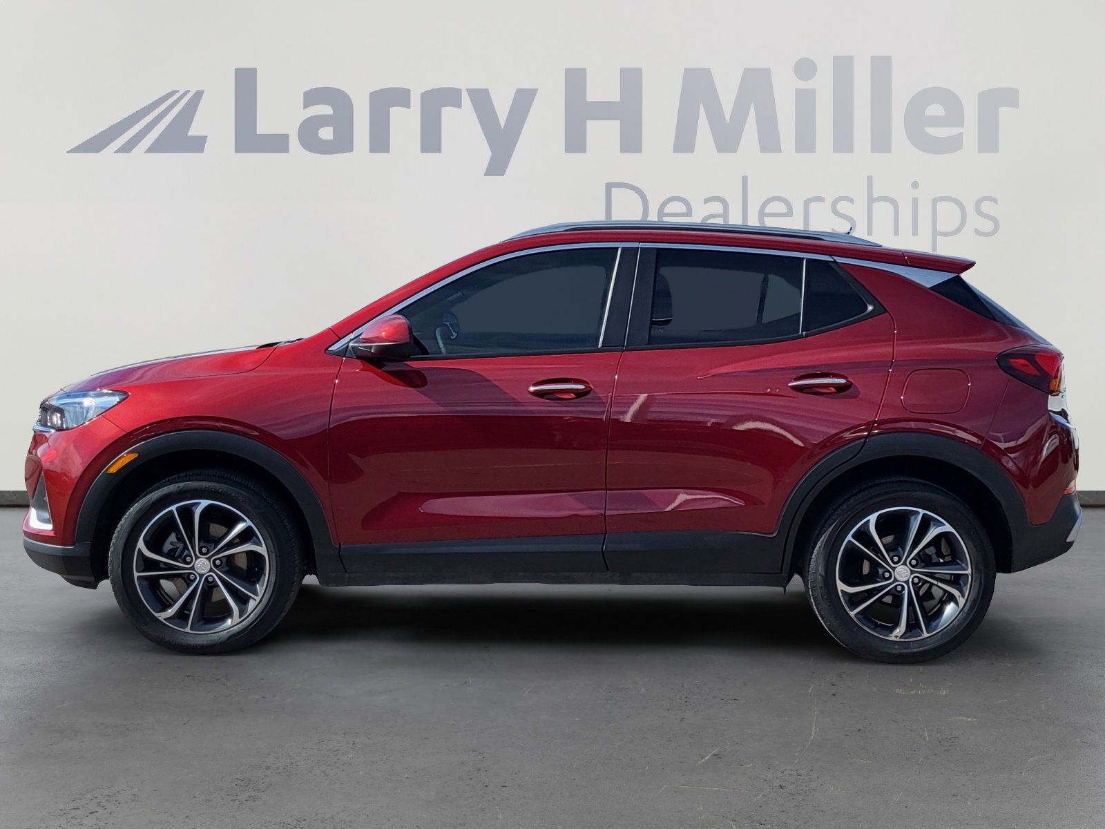 Used 2023 Buick Encore GX Select image 2