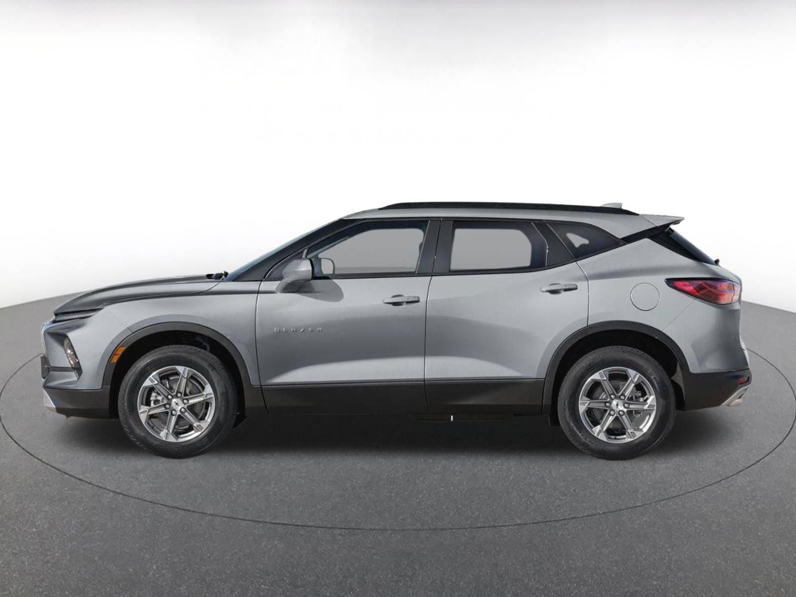 Used 2026 Chevrolet Blazer LT FWD image 3