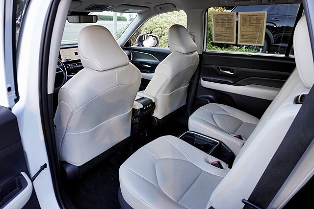 Used 2025 Toyota Grand Highlander FWD image 25