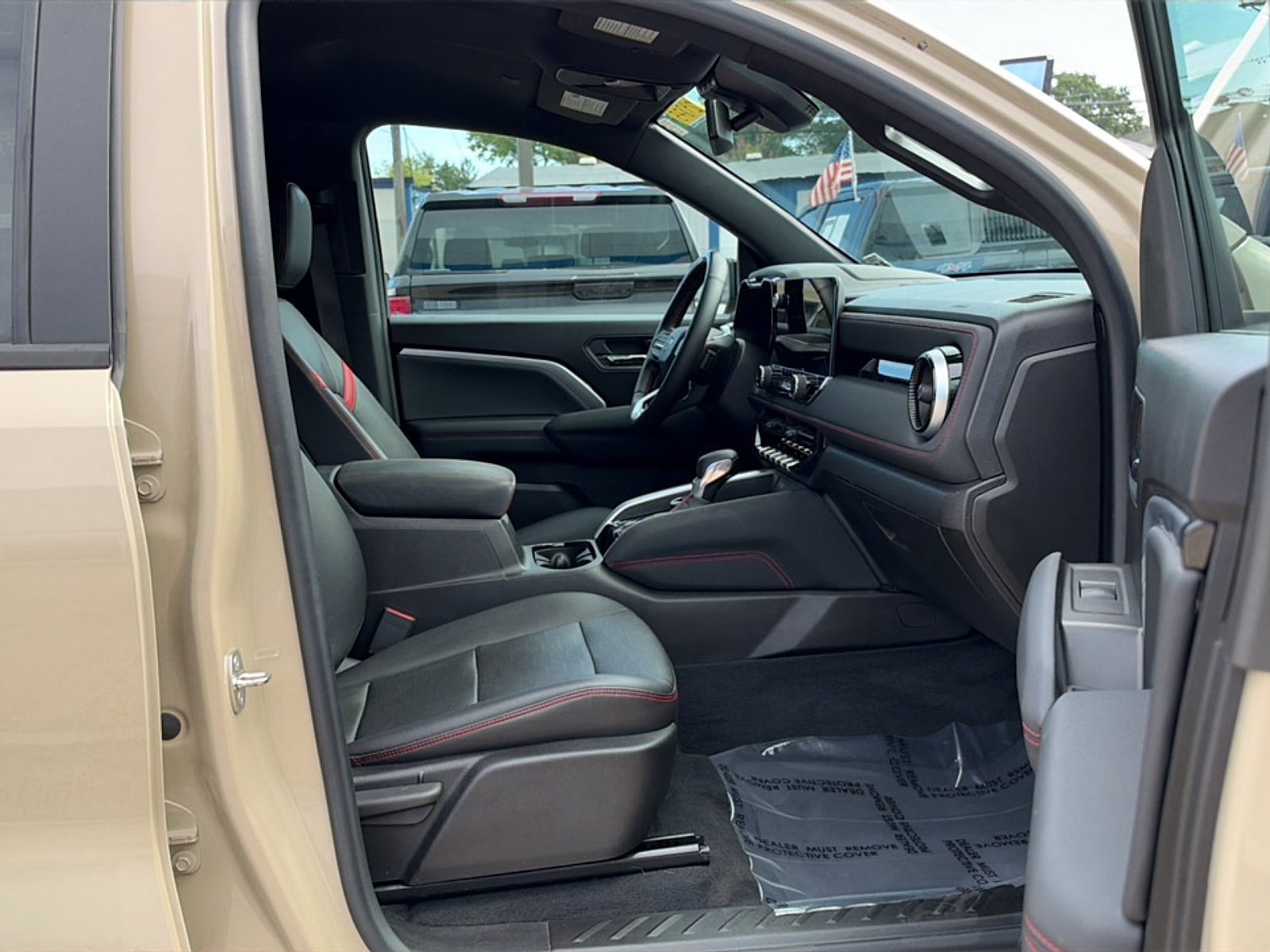 Used 2023 Chevrolet Colorado Z71 w/ Z71 Convenience Package 2 AWD/4WD image 14