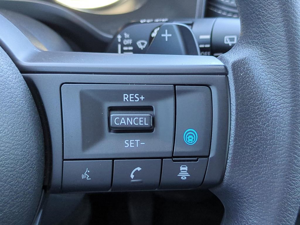 Certified 2024 Nissan Rogue SV FWD image 31