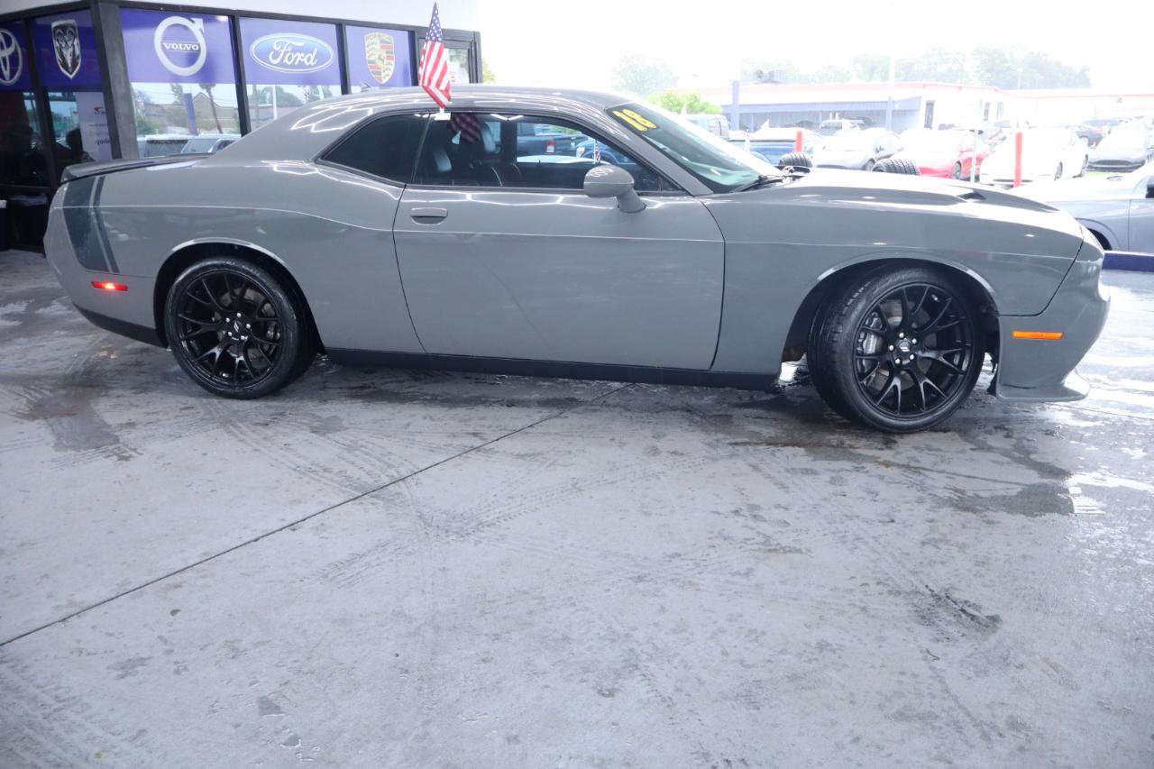 Used 2018 Dodge Challenger R/T Scat Pack w/ Dynamics Package RWD image 7