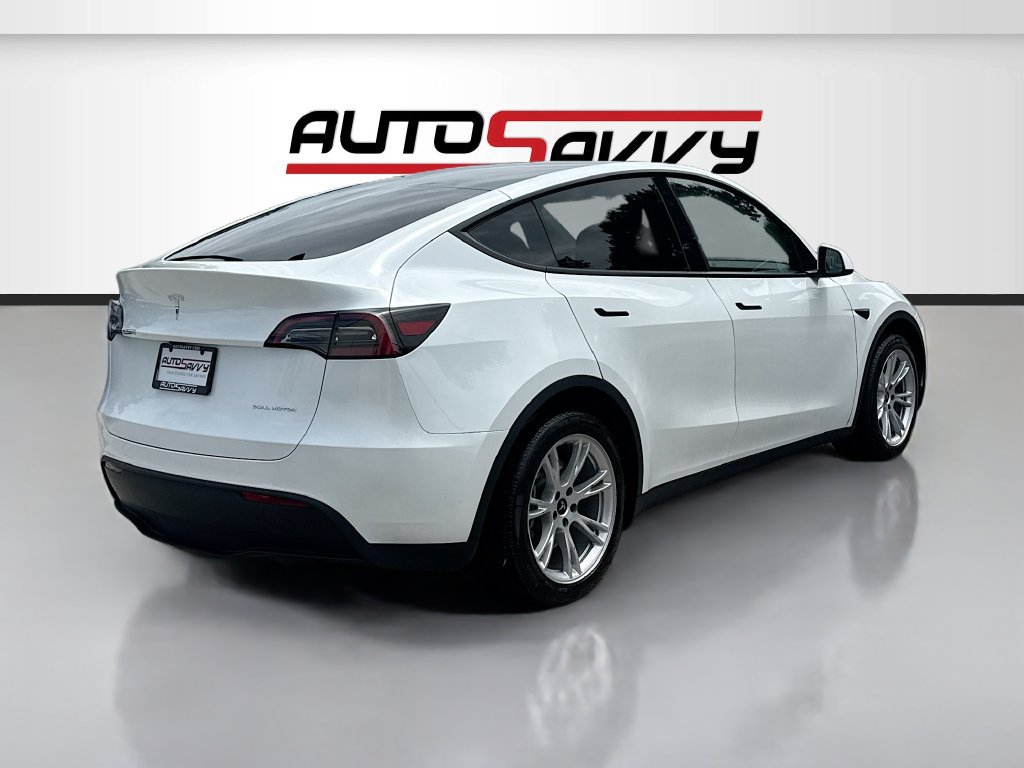 Used 2024 Tesla Model Y Long Range AWD/4WD image 7