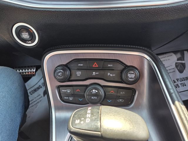 Used 2016 Dodge Challenger R/T RWD image 27