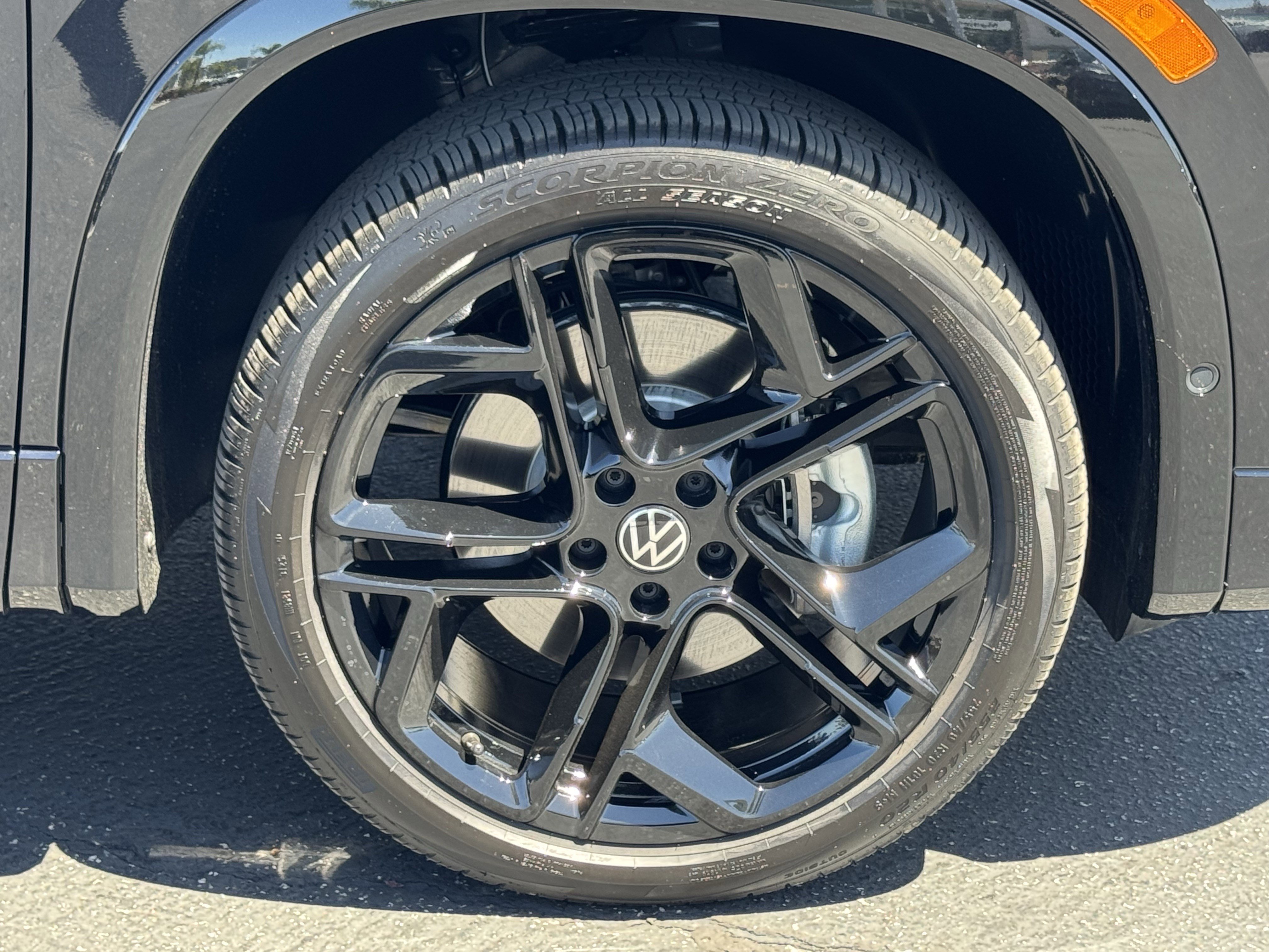 Certified 2026 Volkswagen Tiguan SE R-Line AWD/4WD image 12