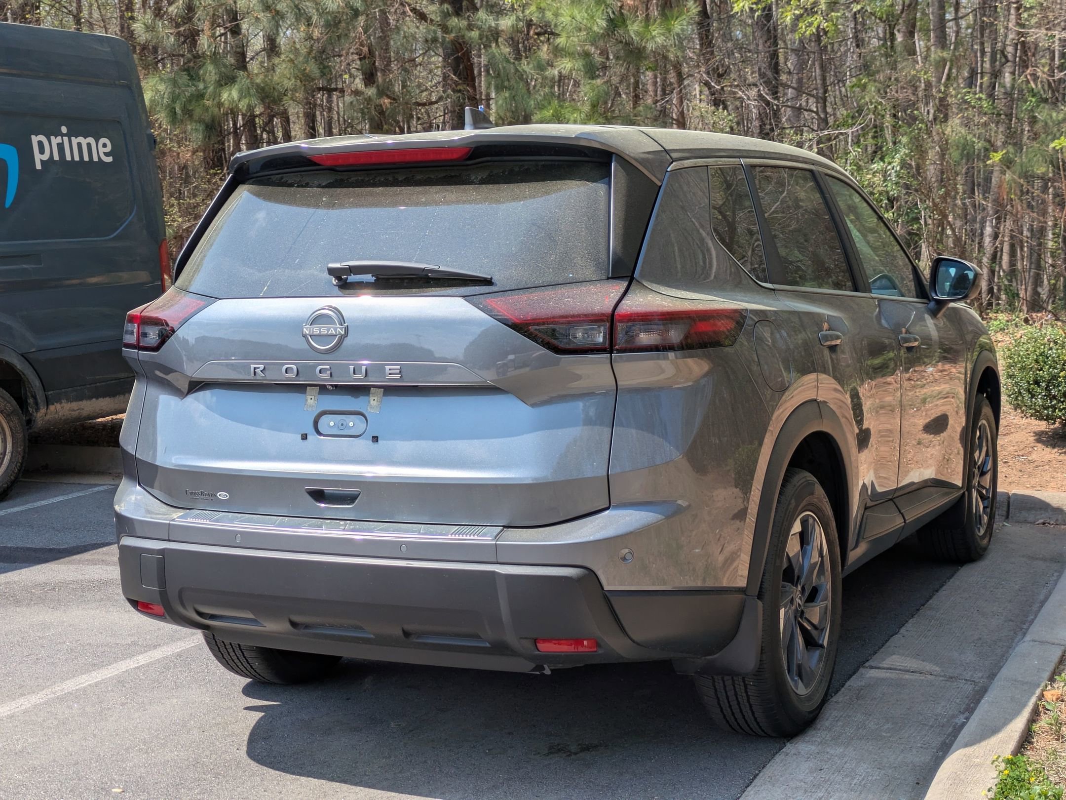 Used 2026 Nissan Rogue SV image 3