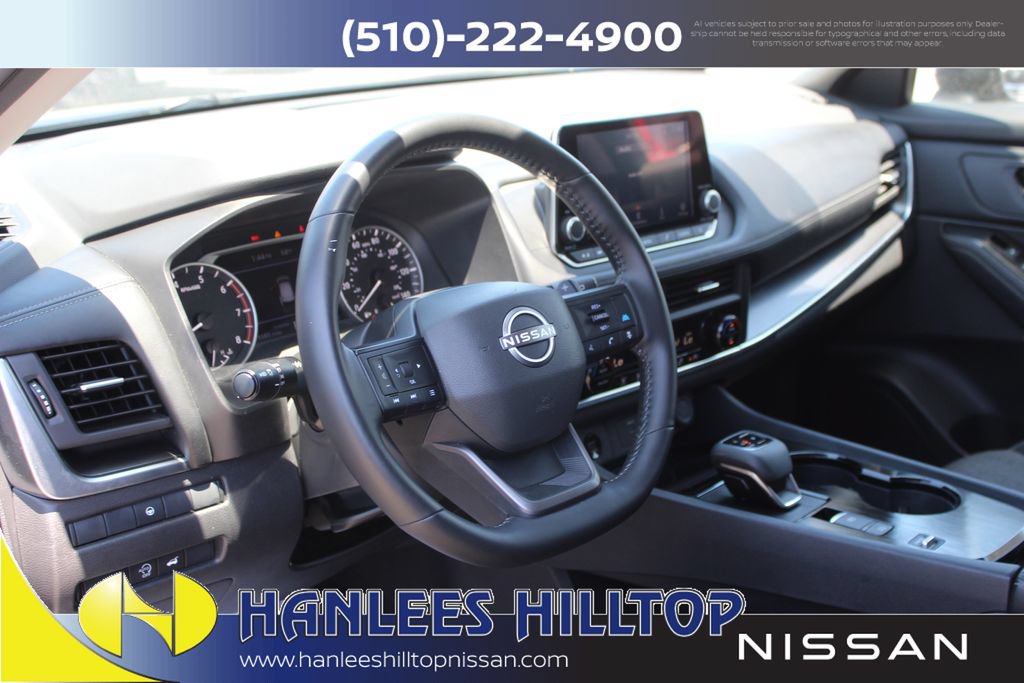 Used 2025 Nissan Rogue SV FWD image 12