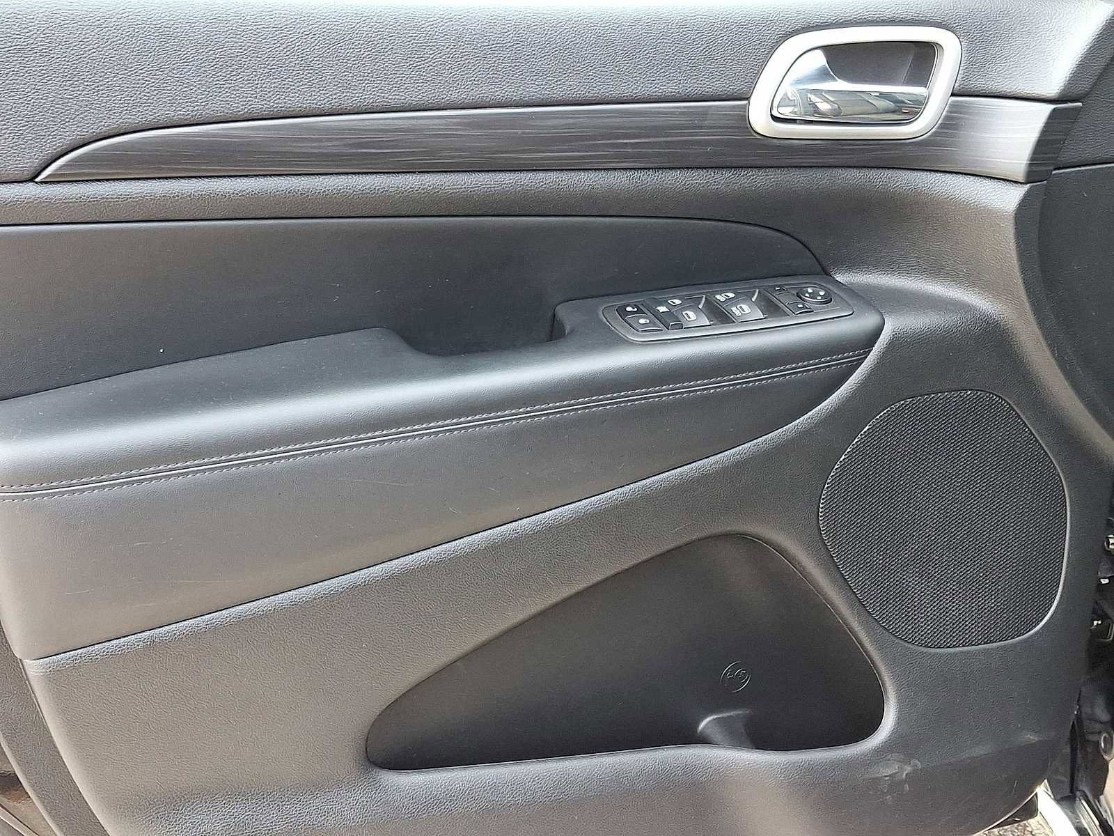 Used 2022 Jeep Grand Cherokee Laredo X image 28