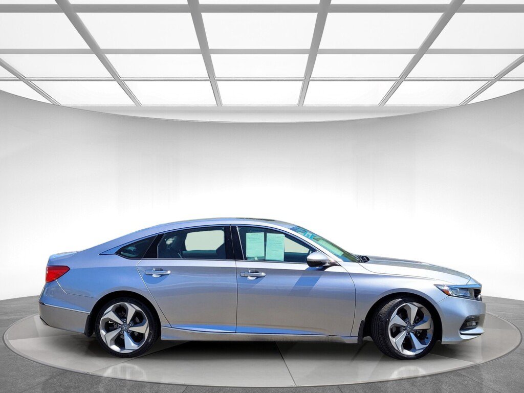 Certified 2020 Honda Accord Touring image 2