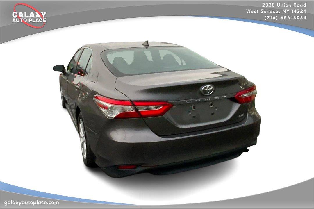 Used 2020 Toyota Camry LE FWD image 7