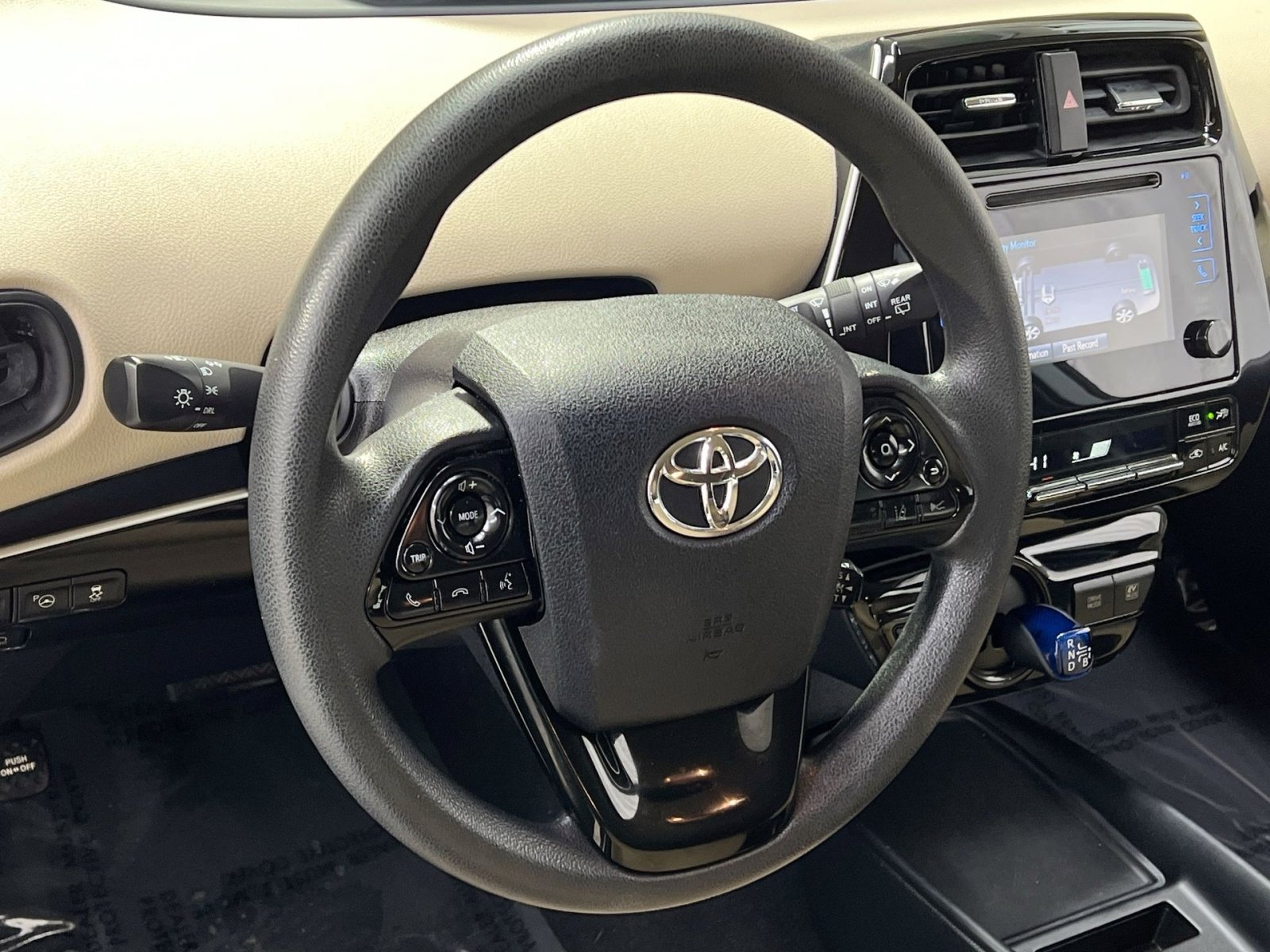 Used 2019 Toyota Prius LE image 20