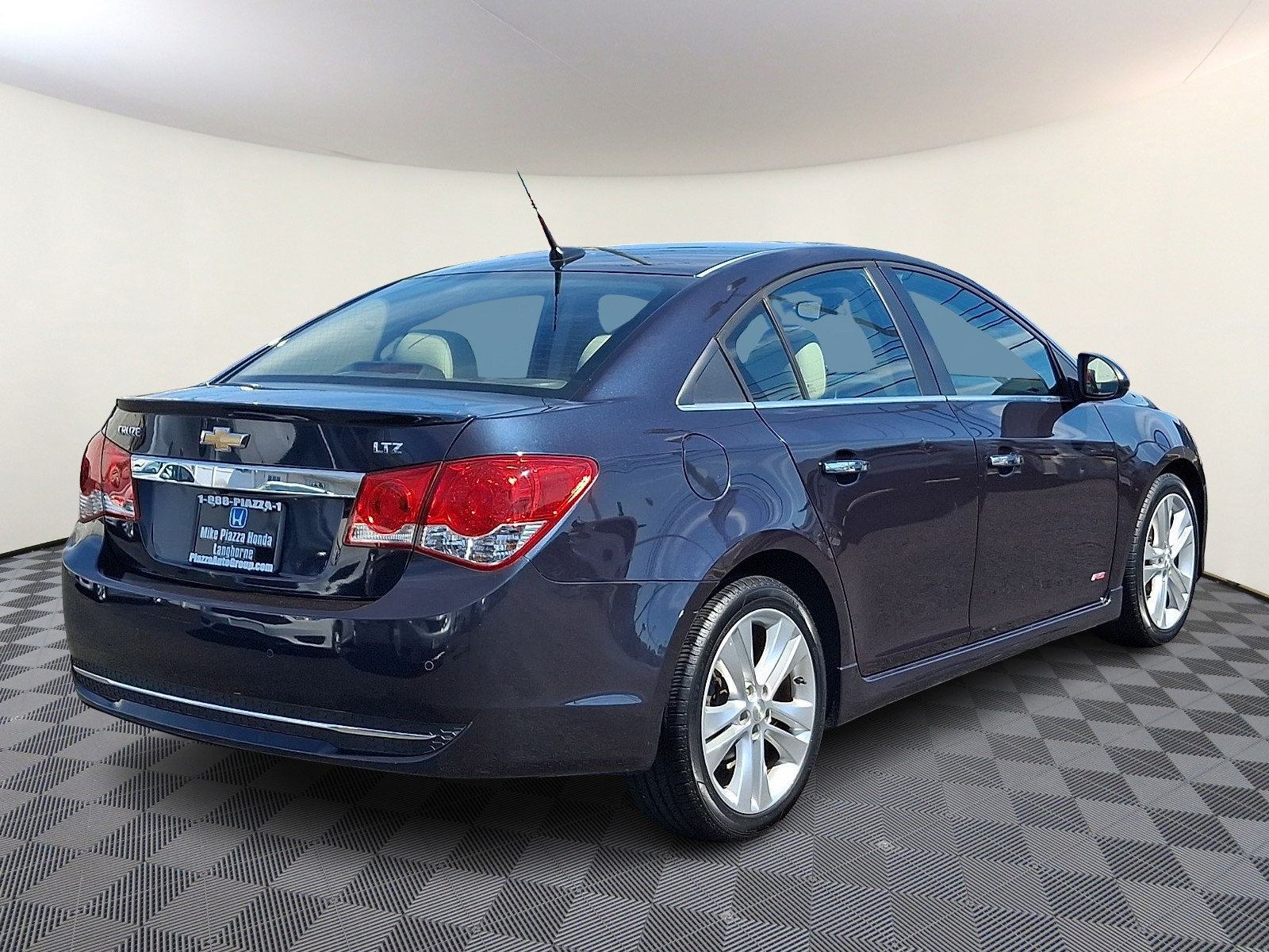 Used 2014 Chevrolet Cruze LTZ w/ Sun, Sound and Sport Package FWD image 7