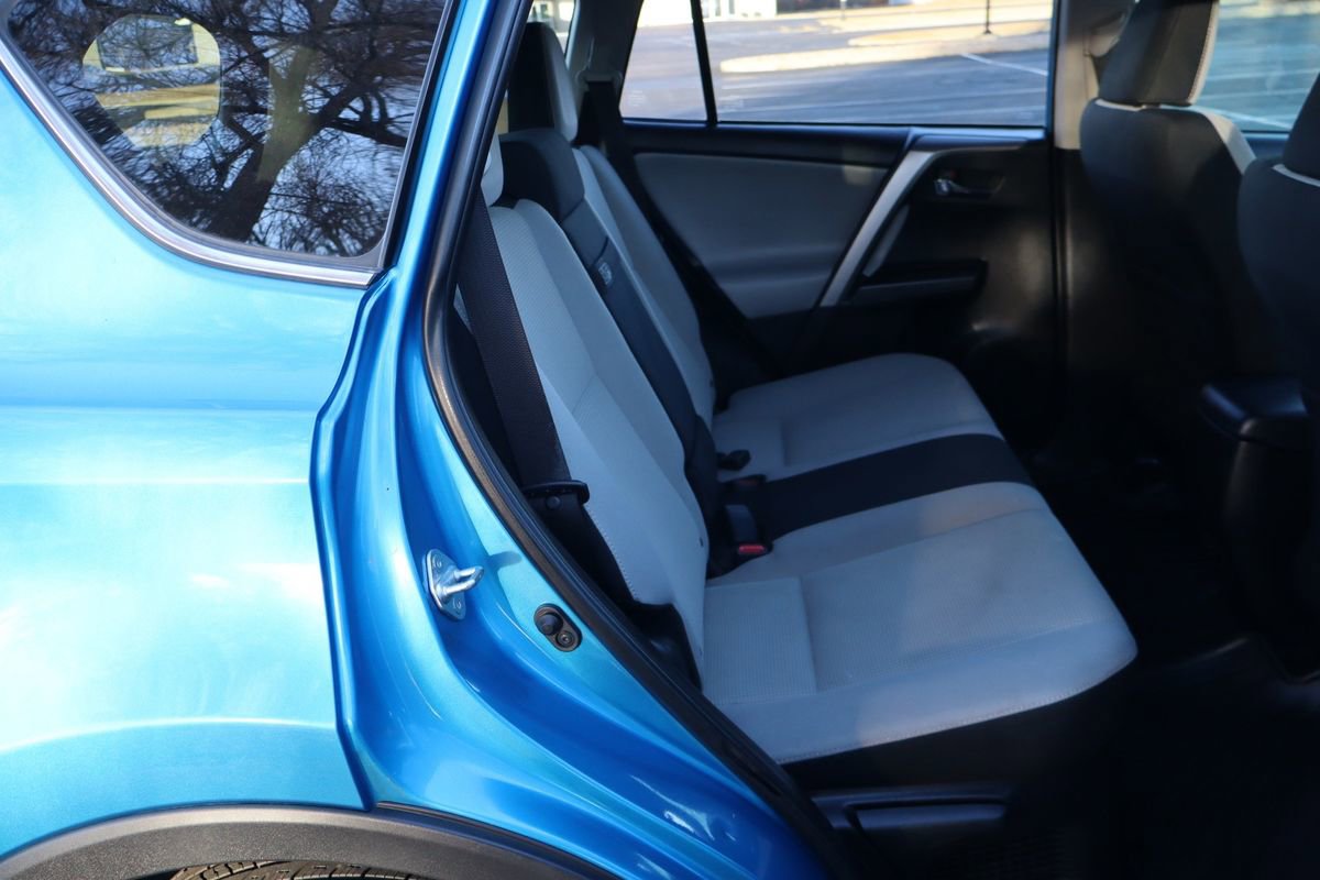 Used 2017 Toyota RAV4 XLE image 21