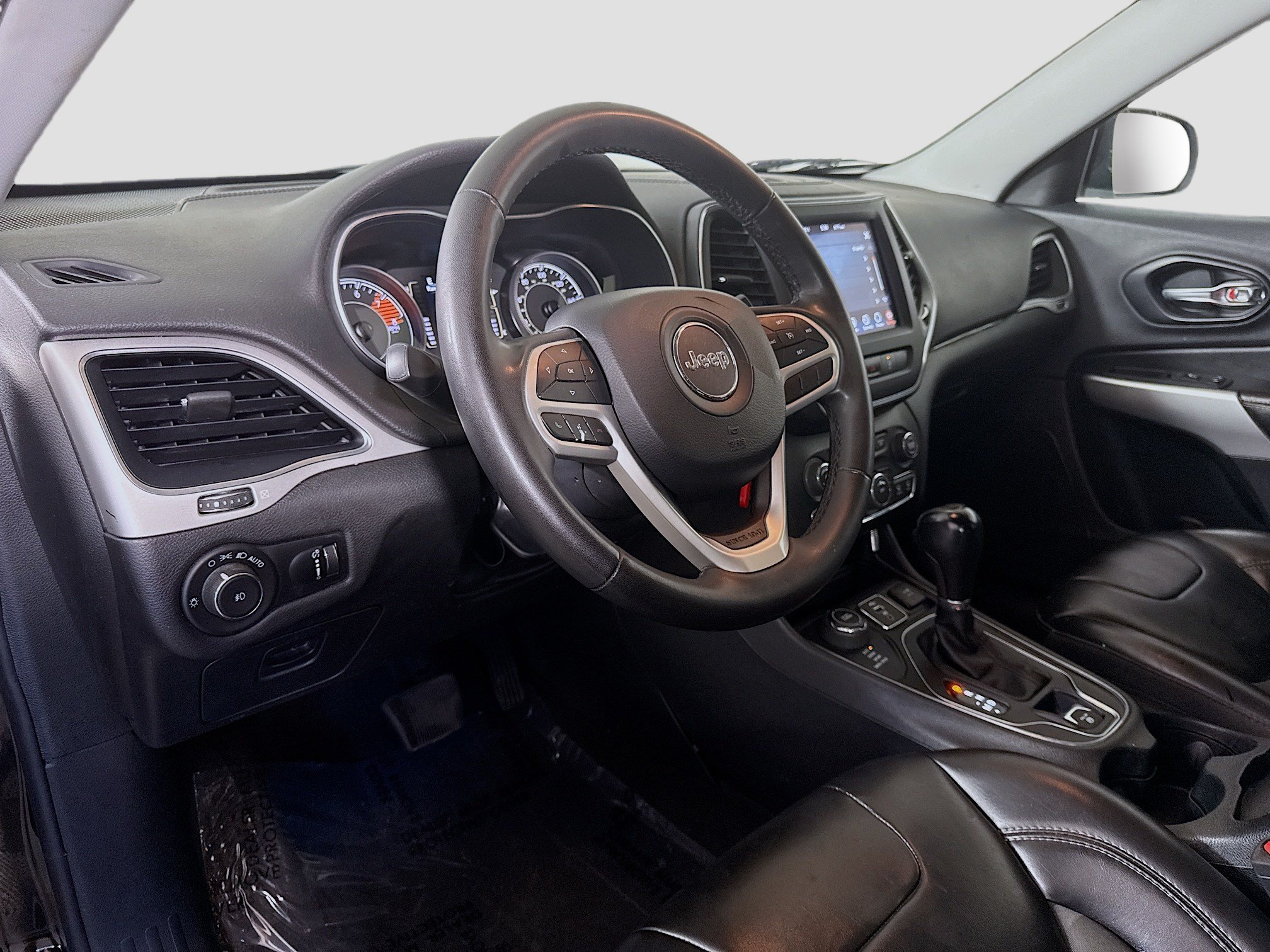 Used 2022 Jeep Cherokee Latitude AWD/4WD image 22