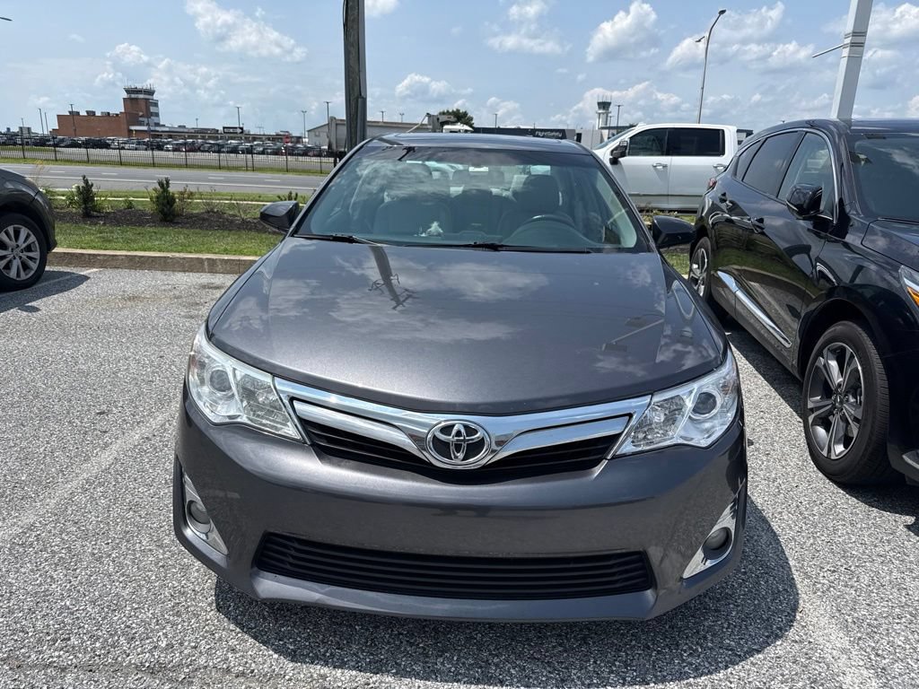 Used 2013 Toyota Camry XLE w/ Leather Pkg FWD image 3