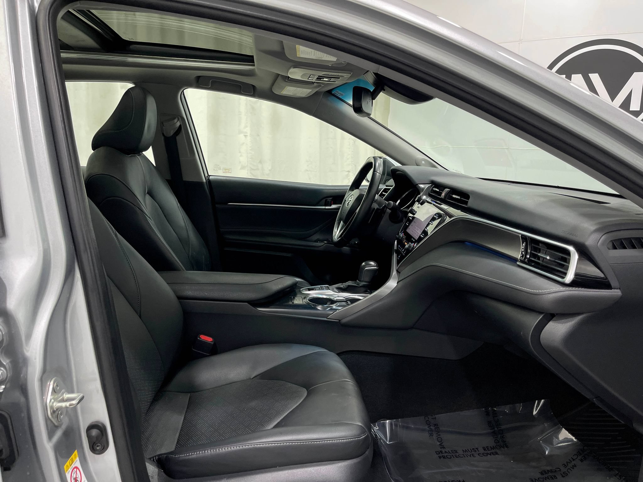 Used 2018 Toyota Camry XSE FWD image 30