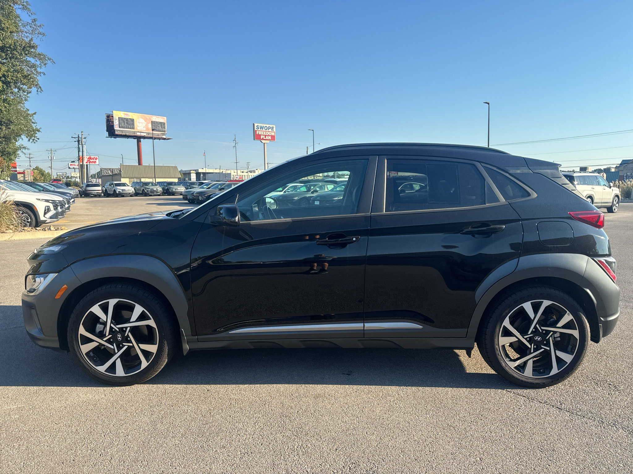 Certified 2022 Hyundai Kona Limited AWD/4WD image 6