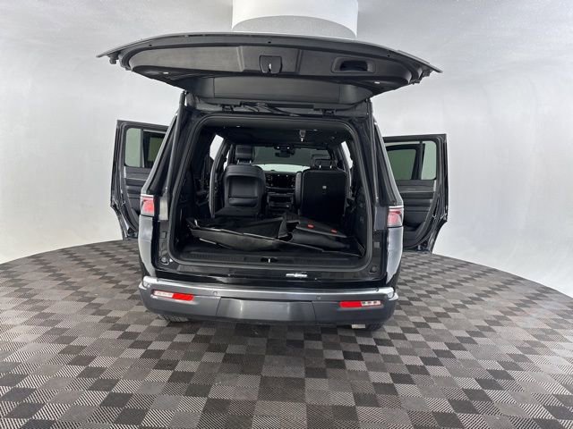 Used 2022 Jeep Wagoneer Series III w/ Premium Group I image 19